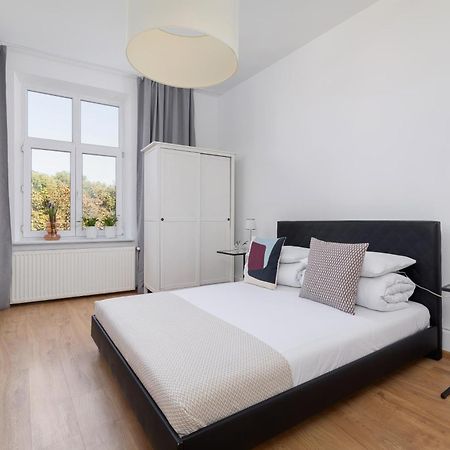 1-Bedroom Apartment - Dluga 65 Street Краков Экстерьер фото